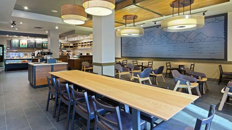 <b>Hilton Tampa Downtown Restaurant</b>. Images powered by <a href="https://iceportal.shijigroup.com/" title="IcePortal" target="_blank">IcePortal</a>.