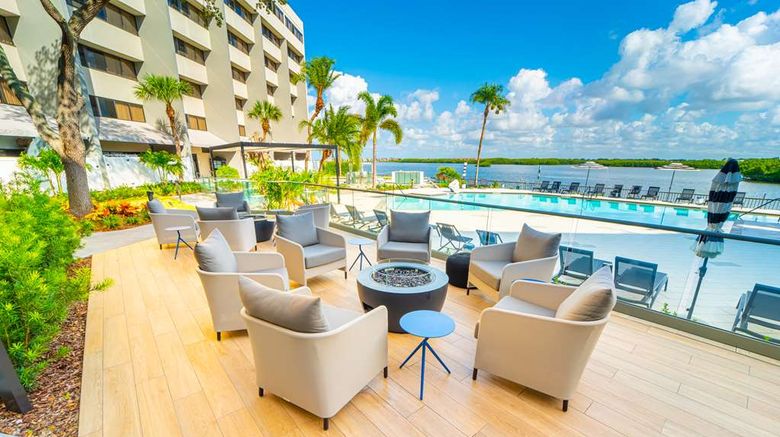 <b>Doubletree Guest Suites Tampa Bay Pool</b>. Images powered by <a href="https://iceportal.shijigroup.com/" title="IcePortal" target="_blank">IcePortal</a>.