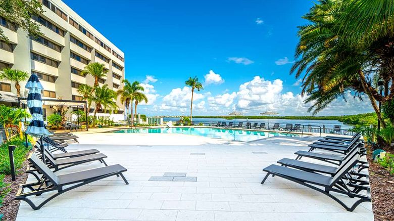 <b>Doubletree Guest Suites Tampa Bay Pool</b>. Images powered by <a href="https://iceportal.shijigroup.com/" title="IcePortal" target="_blank">IcePortal</a>.