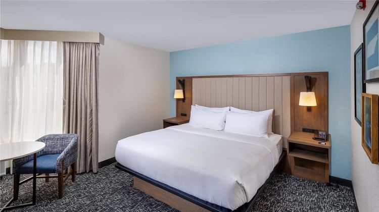DoubleTree by Hilton Hotel Johnson City Room