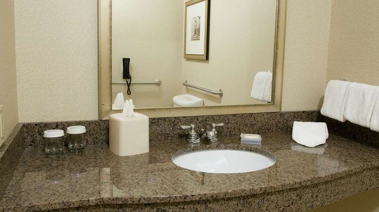 <b>Hilton Garden Inn Westampton Room</b>. Images powered by <a href="https://iceportal.shijigroup.com/" title="IcePortal" target="_blank">IcePortal</a>.