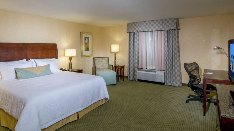 <b>Hilton Garden Inn Westampton Room</b>. Images powered by <a href="https://iceportal.shijigroup.com/" title="IcePortal" target="_blank">IcePortal</a>.