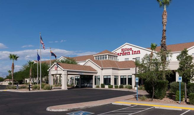 Hilton Garden Inn Airport Exterior