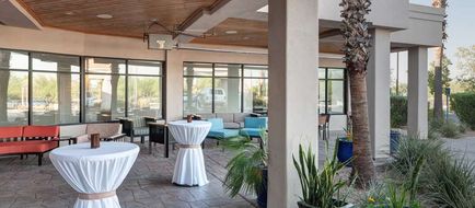 Hilton Garden Inn Airport Exterior