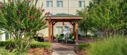 Hilton Garden Inn Tulsa Airport Exterior