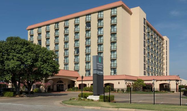 Embassy Suites by Hilton Tulsa I-44 Exterior