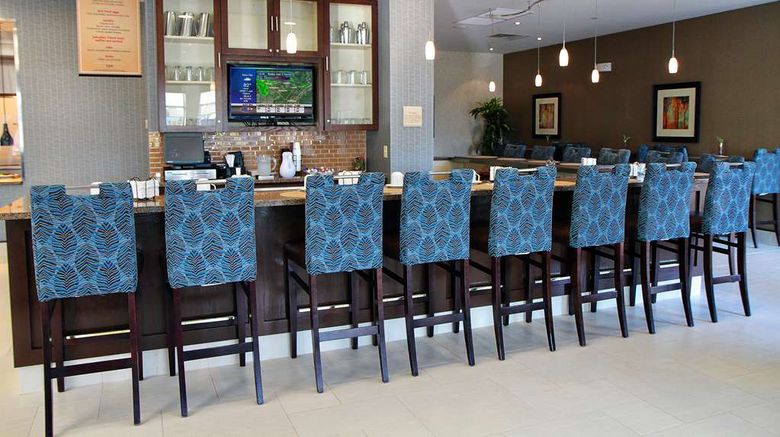 <b>Hilton Garden Inn Tulsa Midtown Restaurant</b>. Images powered by <a href="https://iceportal.shijigroup.com/" title="IcePortal" target="_blank">IcePortal</a>.