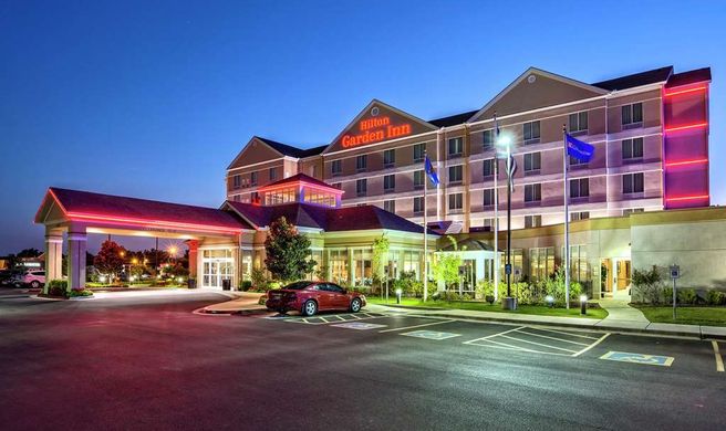 Hilton Garden Inn Tulsa Midtown Exterior