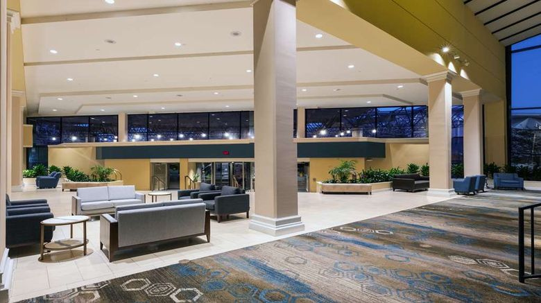 <b>Doubletree by Hilton Tulsa Downtown Lobby</b>. Images powered by <a href="https://iceportal.shijigroup.com/" title="IcePortal" target="_blank">IcePortal</a>.