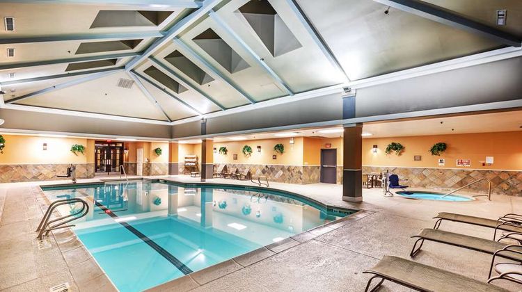 Doubletree by Hilton Tulsa Downtown Pool