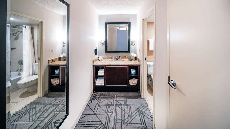 Doubletree by Hilton Tulsa Downtown Room