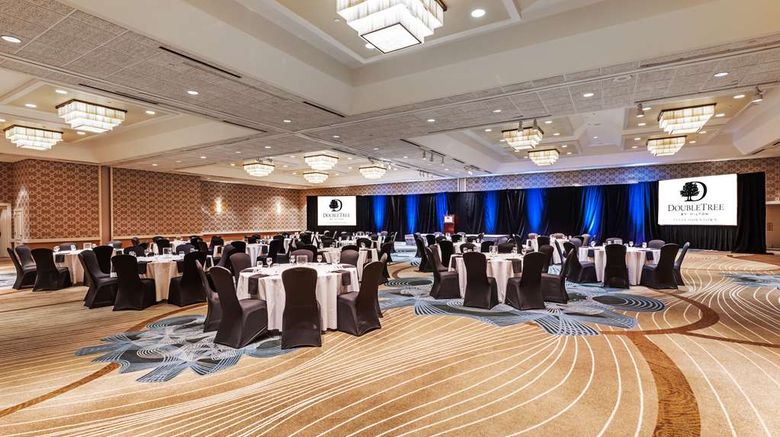 <b>Doubletree by Hilton Tulsa Downtown Meeting</b>. Images powered by <a href="https://iceportal.shijigroup.com/" title="IcePortal" target="_blank">IcePortal</a>.