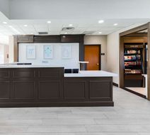 Hilton Garden Inn Tulsa South Lobby