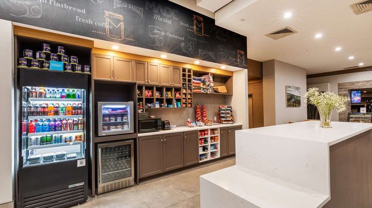 Doubletree Hotel at Warren Place Restaurant