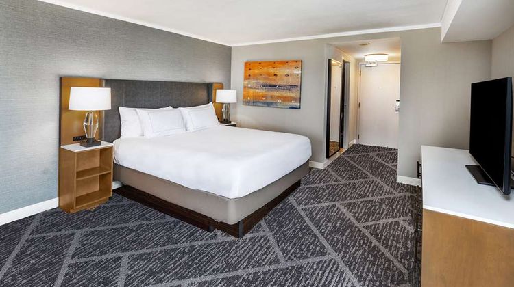 Doubletree Hotel at Warren Place Other