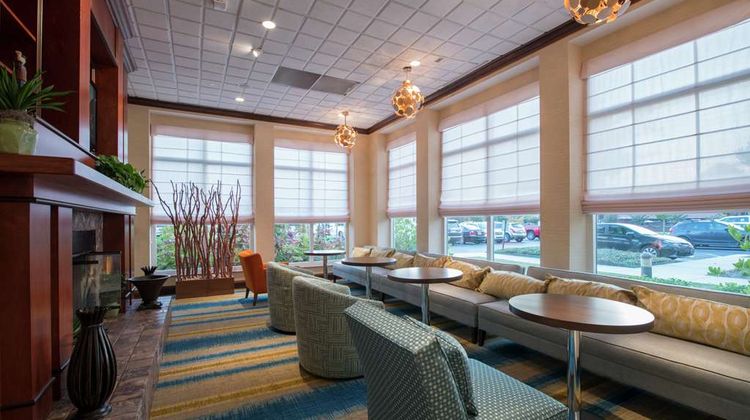 Hilton Garden Inn Tupelo, MS Lobby