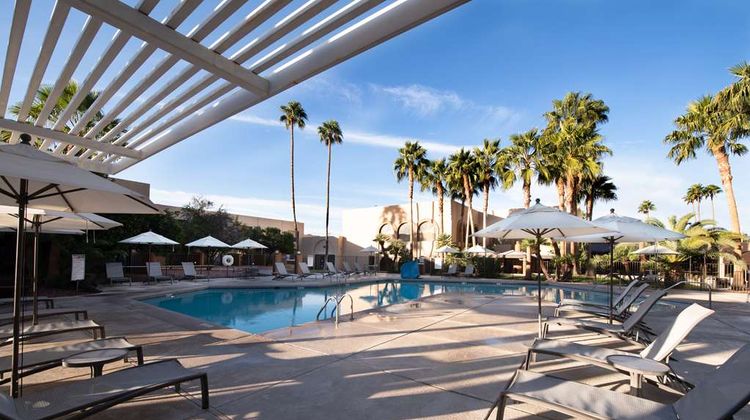 Doubletree by Hilton Tucson Reid Park Pool