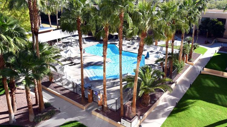 Doubletree by Hilton Tucson Reid Park Pool