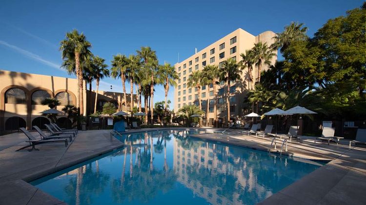 Doubletree by Hilton Tucson Reid Park Pool