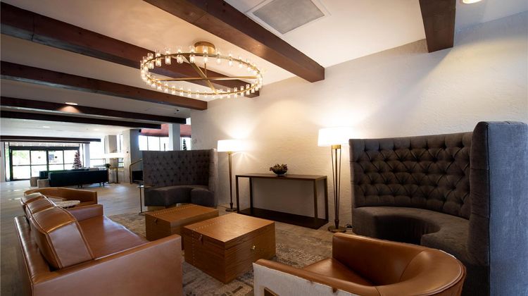 Doubletree by Hilton Tucson Reid Park Lobby