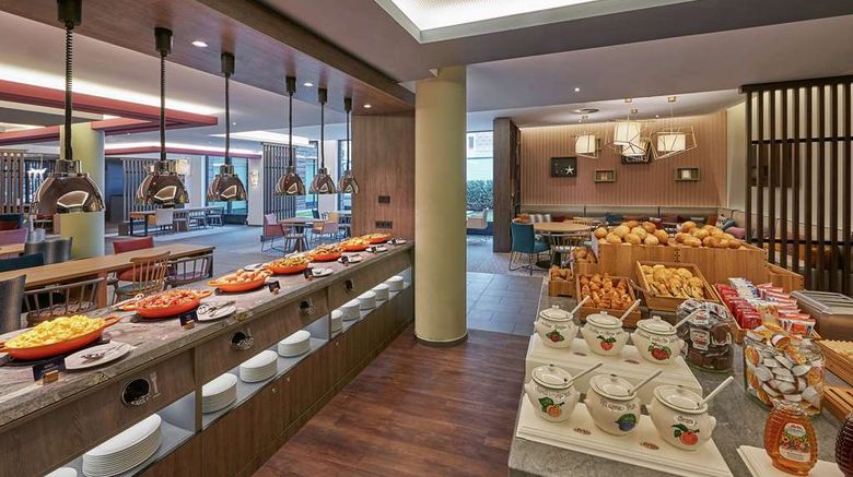 <b>Hampton by Hilton Berlin City West Restaurant</b>. Images powered by <a href="https://iceportal.shijigroup.com/" title="IcePortal" target="_blank">IcePortal</a>.
