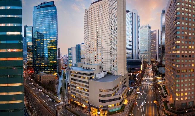 Hilton Tokyo Exterior