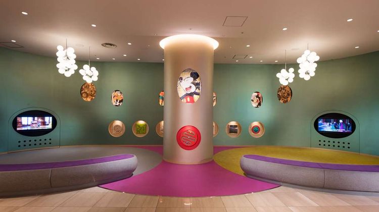 Hilton Tokyo Bay Lobby