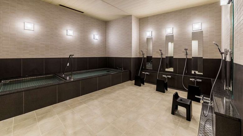 <b>Hilton Tokyo Bay Recreation</b>. Images powered by <a href="https://iceportal.shijigroup.com/" title="IcePortal" target="_blank">IcePortal</a>.
