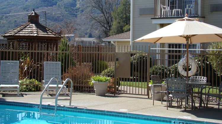 Hampton Inn Ukiah Pool