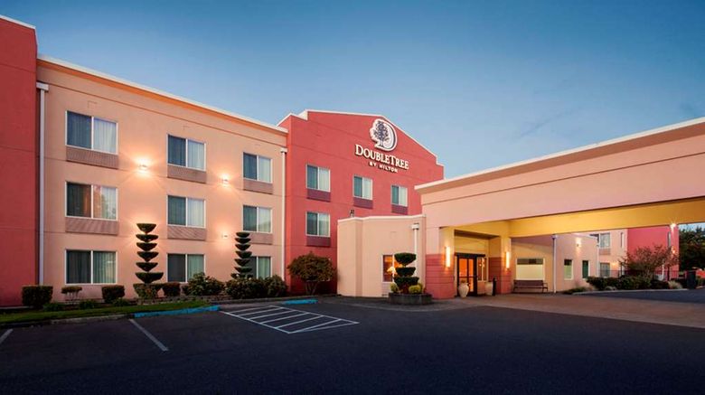 <b>DoubleTree by Hilton Hotel Vancouver Exterior</b>. Images powered by <a href="https://iceportal.shijigroup.com/" title="IcePortal" target="_blank">IcePortal</a>.