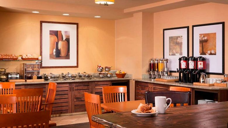 <b>DoubleTree by Hilton Hotel Vancouver Restaurant</b>. Images powered by <a href="https://iceportal.shijigroup.com/" title="IcePortal" target="_blank">IcePortal</a>.