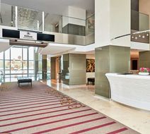 Hilton Vienna Danube Waterfront Lobby