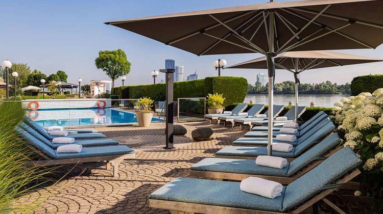 Hilton Vienna Danube Waterfront Pool