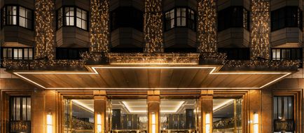 Hilton Vienna Plaza Exterior