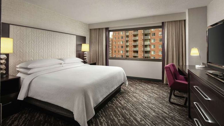 <b>Embassy Suites Hotel Crystal City Room</b>. Images powered by <a href="https://iceportal.shijigroup.com/" title="IcePortal" target="_blank">IcePortal</a>.
