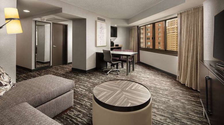 <b>Embassy Suites Hotel Crystal City Room</b>. Images powered by <a href="https://iceportal.shijigroup.com/" title="IcePortal" target="_blank">IcePortal</a>.