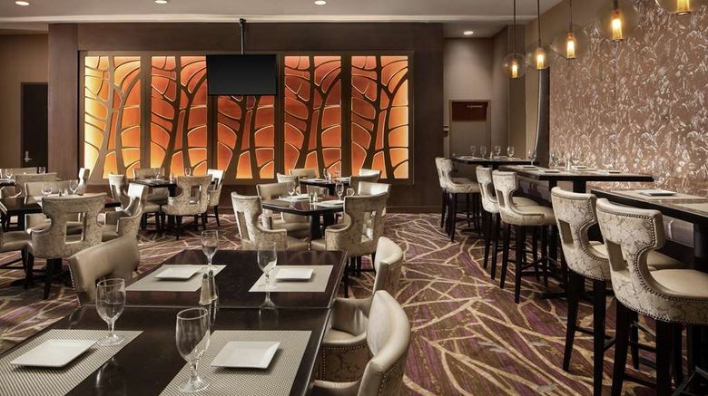 <b>Embassy Suites Hotel Crystal City Restaurant</b>. Images powered by <a href="https://iceportal.shijigroup.com/" title="IcePortal" target="_blank">IcePortal</a>.