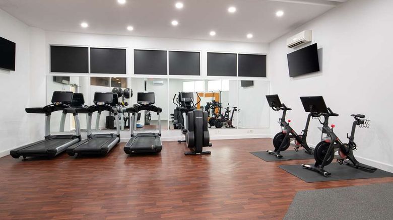 <b>Embassy Suites Hotel Crystal City Health</b>. Images powered by <a href="https://iceportal.shijigroup.com/" title="IcePortal" target="_blank">IcePortal</a>.