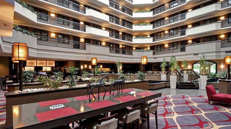 <b>Embassy Suites by Hilton Dulles Airport Lobby</b>. Images powered by <a href="https://iceportal.shijigroup.com/" title="IcePortal" target="_blank">IcePortal</a>.