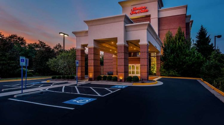 Hampton Inn & Suites Herndon-Reston Exterior