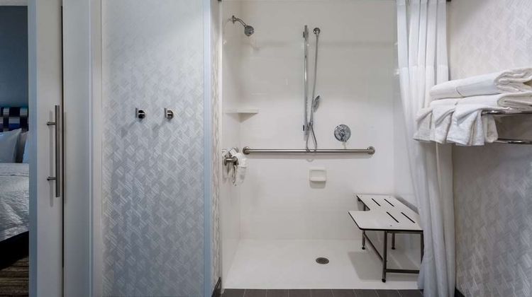 Hampton Inn & Suites Herndon-Reston Room