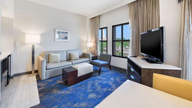 <b>Embassy Suites Olde Towne Room</b>. Images powered by <a href="https://iceportal.shijigroup.com/" title="IcePortal" target="_blank">IcePortal</a>.
