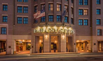 Embassy Suites Olde Towne