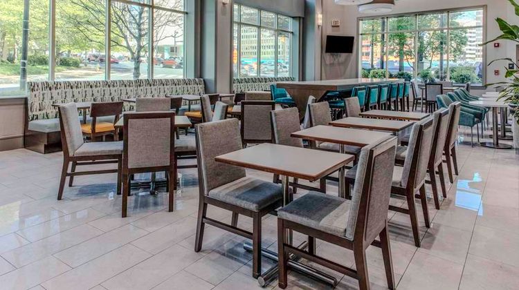 Hampton Inn Arlington Crystal City DCA Restaurant