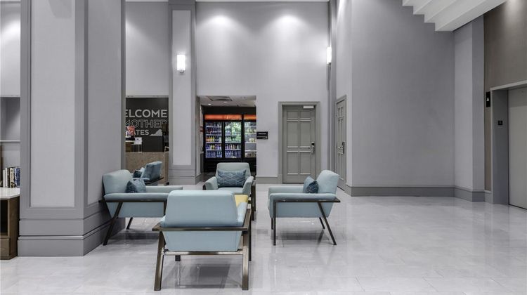 Hampton Inn Arlington Crystal City DCA Lobby
