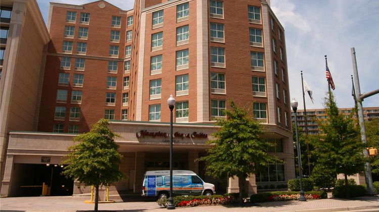 Hampton Inn Arlington Crystal City DCA Exterior