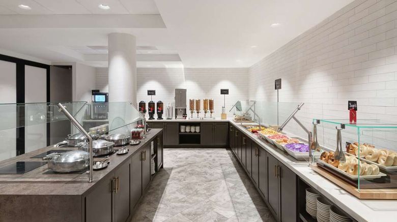 <b>Embassy Suites Tysons Corner Restaurant</b>. Images powered by <a href="https://iceportal.shijigroup.com/" title="IcePortal" target="_blank">IcePortal</a>.