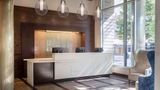 <b>Hilton Garden Inn Washington/Georgetown Lobby</b>. Images powered by <a href="https://iceportal.shijigroup.com/" title="IcePortal" target="_blank">IcePortal</a>.