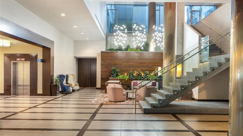 <b>Hilton Garden Inn Washington/Georgetown Lobby</b>. Images powered by <a href="https://iceportal.shijigroup.com/" title="IcePortal" target="_blank">IcePortal</a>.
