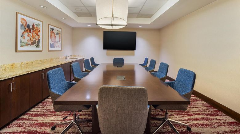 <b>Hilton Garden Inn Washington/Georgetown Meeting</b>. Images powered by <a href="https://iceportal.shijigroup.com/" title="IcePortal" target="_blank">IcePortal</a>.
